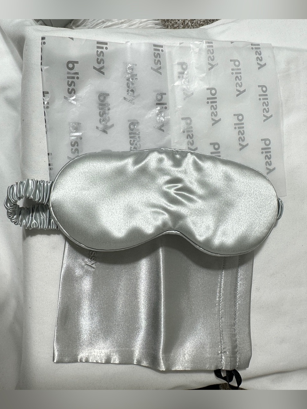 Blissy 100% Mulberry Silk Sleeping Mask Silver - NEW - Picture 2 of 8